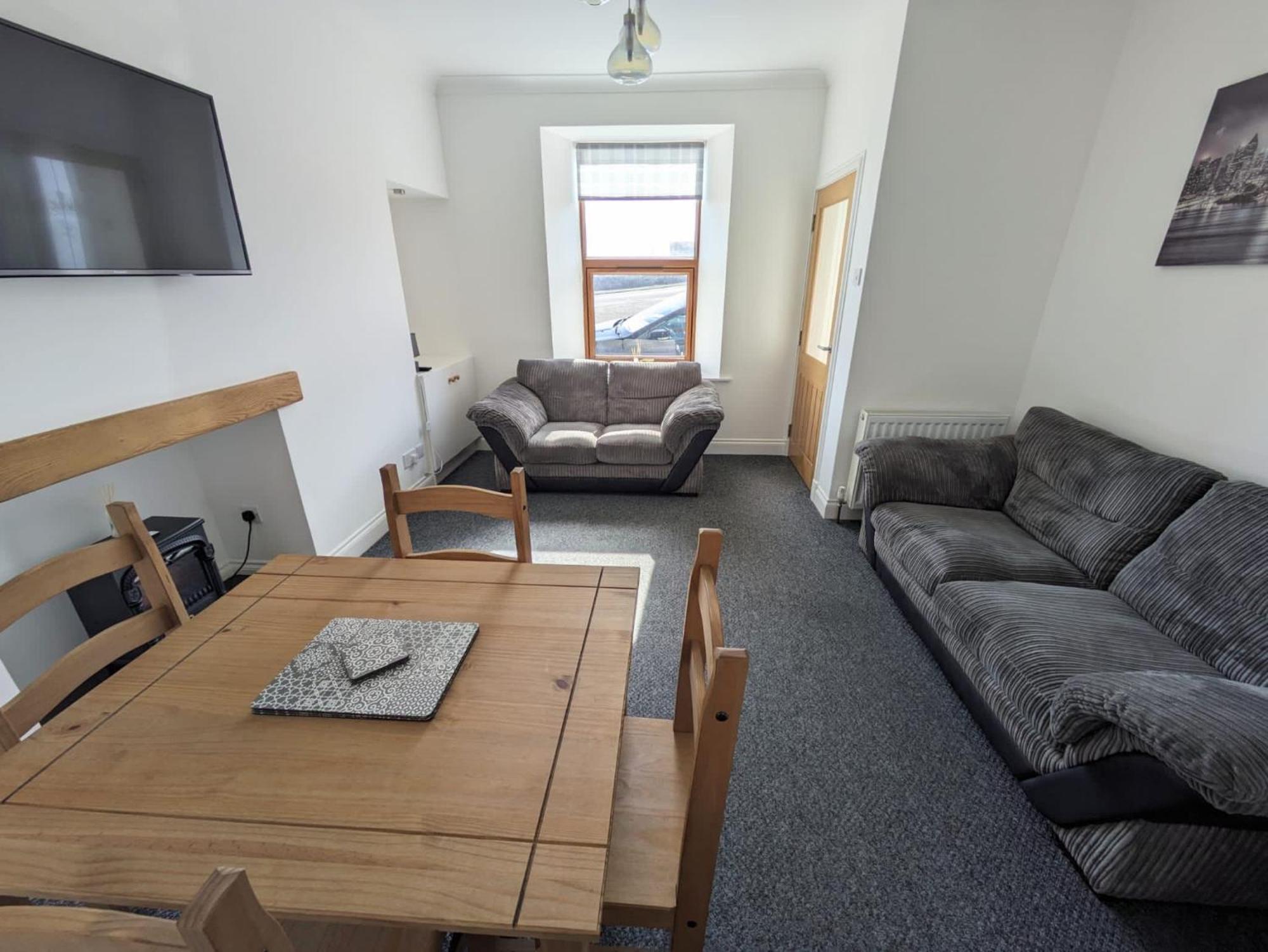 2 Bedroom Townhouse With Seaview On The Nc500 Wick Wick  Exterior photo